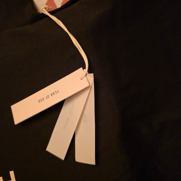 Essentials T Shirt (Brand New) - Picture 2 of 5